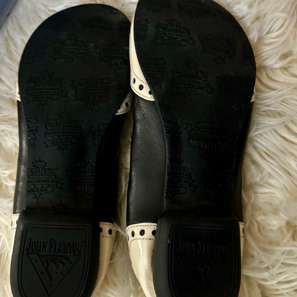 John Fluevog Black and Cream Arabella Flats - Picture 4 of 6
